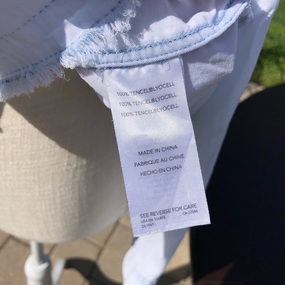 DL1961 PREMIUM MERCER & SPRING CHAMBRAY FRAYED ACCENT BUTTON UP SHIRT MEDIUM EUC - Picture 14 of 16